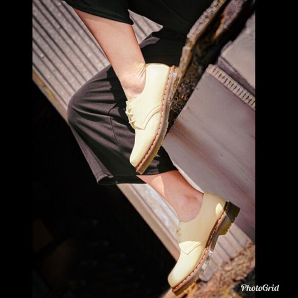 Dr. Martens Shoes 1461 Pastel Yellow Virginia Leather Oxford - Picture 3 of 16